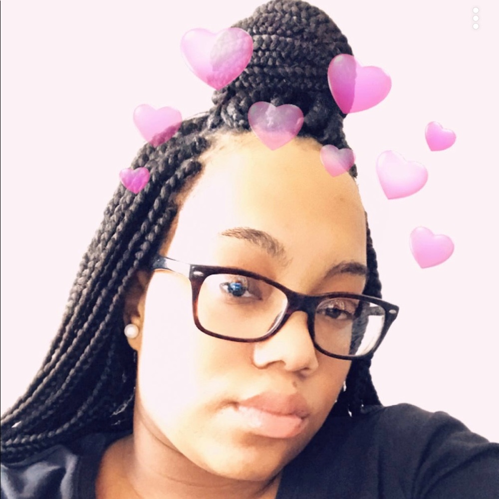 Meet your Posher, Deanna